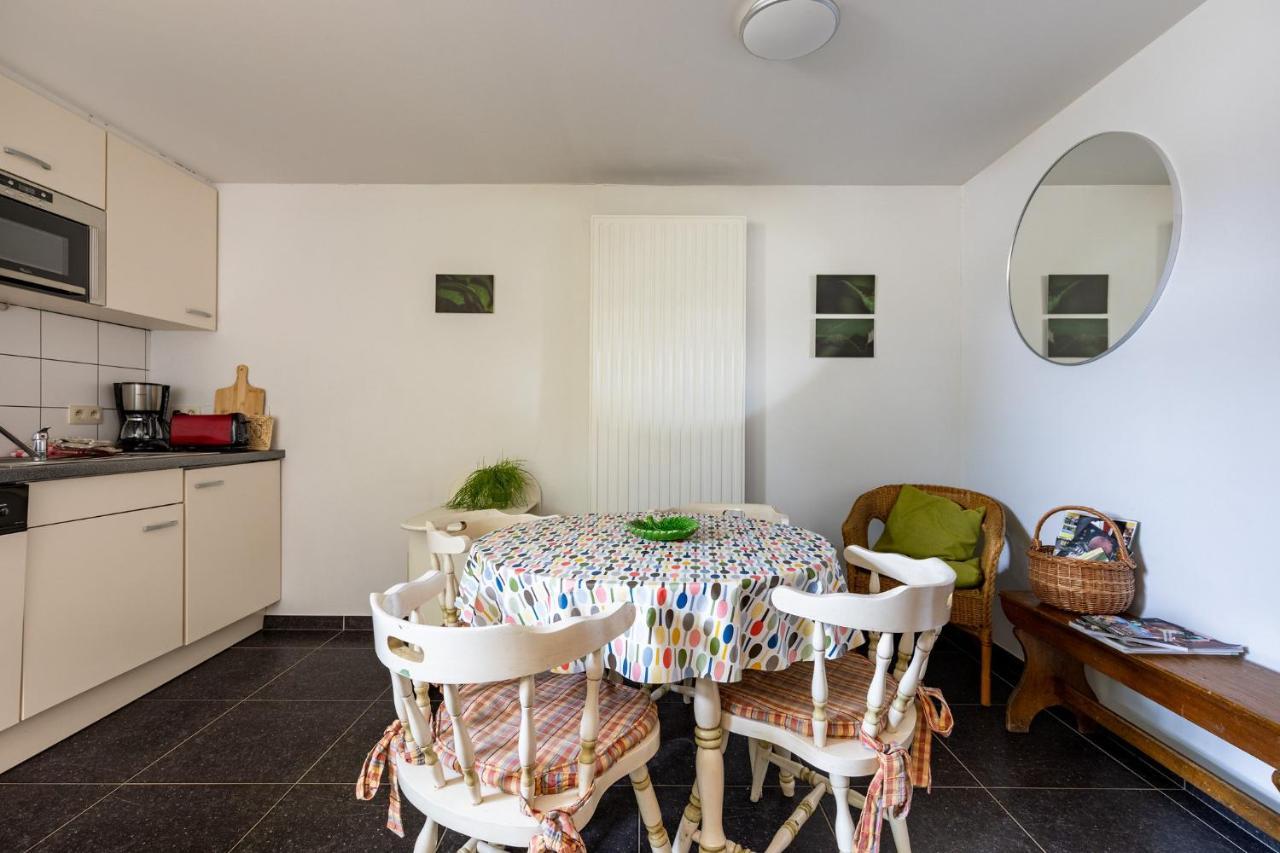 Domein Tombos Gingelom Bagian luar foto